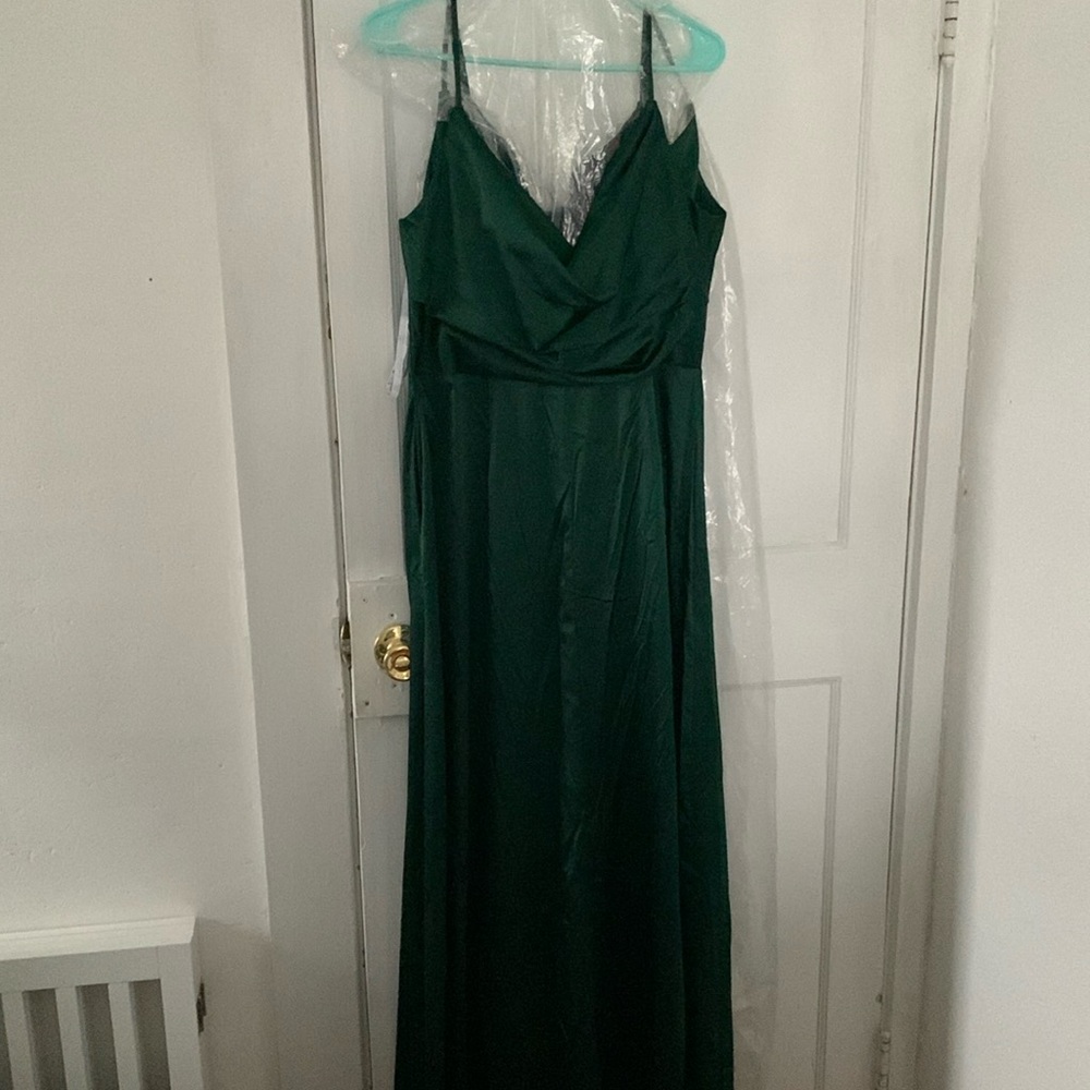 NWT David’s Bridal Juniper Bridesmaid Dress/Gown